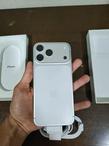 iPhone 17 Pro Max 256GB Branco | 1 Mês de Uso | Garantia Apple