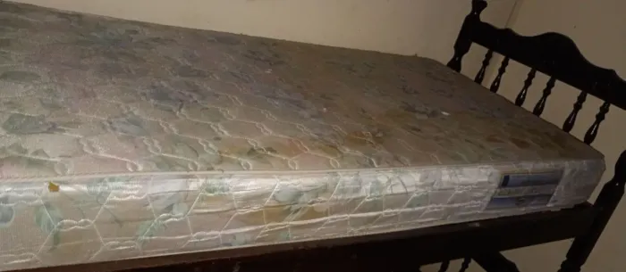 Colchão de casal e de solteiro pra vender rápido