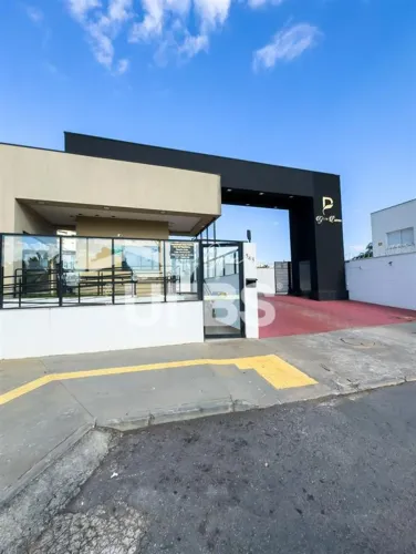 Casa a venda em Condomínio com 3 suítes e 154m2 de área privativa.