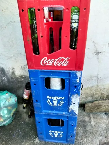 Engradado de bhama e coca cola retornável