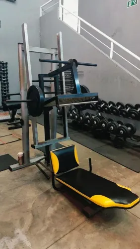 VENDO MÁQUINA LEG 80