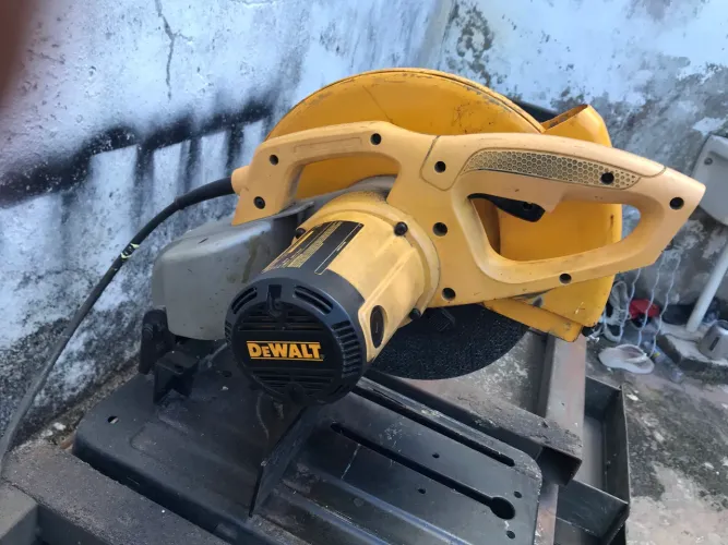 Máquina de corte de Aço Dewalt 