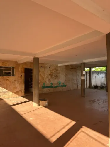 Imóvel Comercial para venda e locação no bairro Industrial em Araguari.