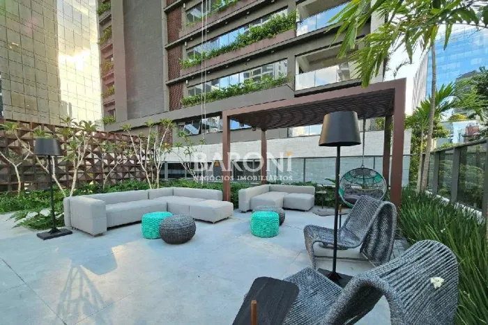 Apartamento à venda no Itaim Bibi, alto padrão, 226m², 3 suítes, 3 vagas, recém entregue,