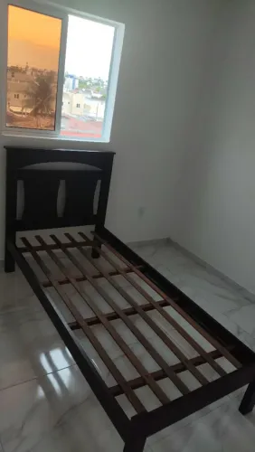 Vendo cama solteiro toda em madeira, obs:Não faço entrega