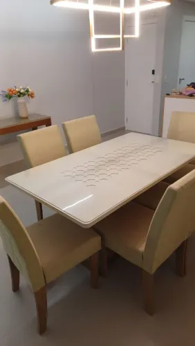 Mesa com 6 cadeiras