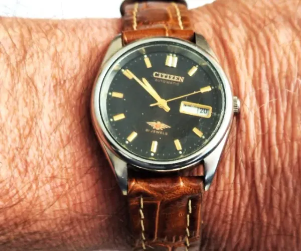 A03= COM DEFEITO ANTIGO RELOGIO CITIZEN VER DETALHES EM DESCRIÇAO