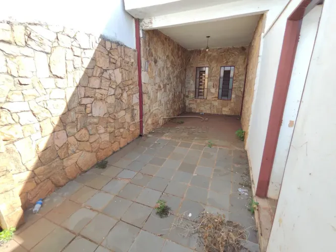 Casa de 98m² com 03 quartos para locação - Jardim Irajá