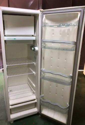 Refrigerador Geladeira Consul 239L Branco Compacto Modelo CRC28FBANA (110V/127V)