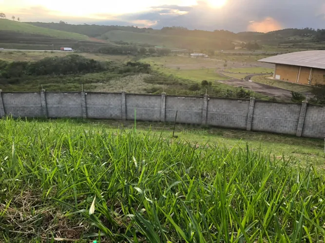 Lote em Condomínio Alphaville à venda - 652m