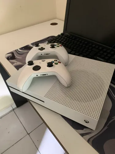 XBOX ONE S 1TB