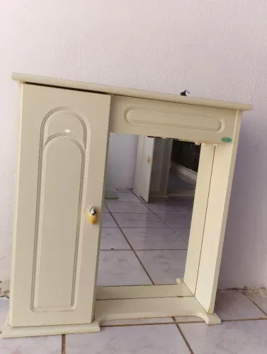 Armário de banheiro