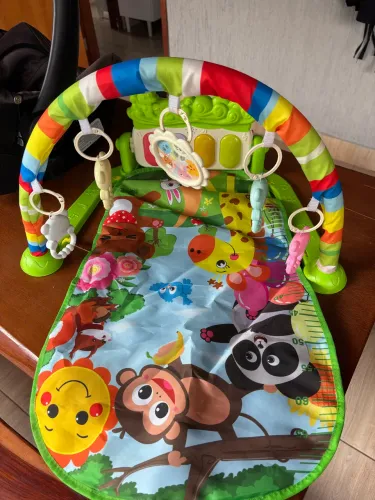 Tapete de atividades para bebê