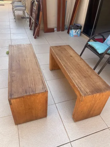 Conjunto de 2 Bancos Rústicos de Madeira