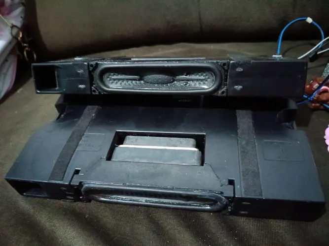 Para de alto falante LG 50UP funcionando perfeitamente 