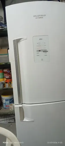 Geladeira freezer em baixo
