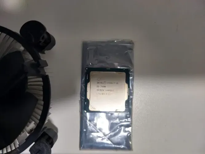 Processador i5 7400 com cooler box, funcionando 100%