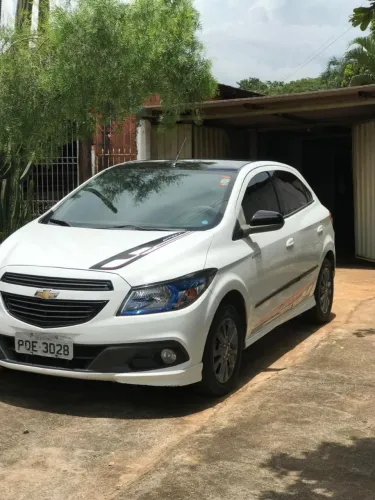 Chevrolet Onix Hatch Effect 1.4 8V Flex Power Mec. 4P 2016