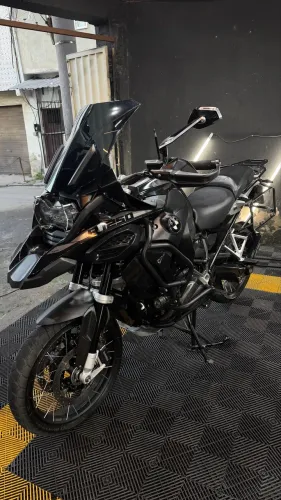 BMW R1250 TRIPLE BLACK