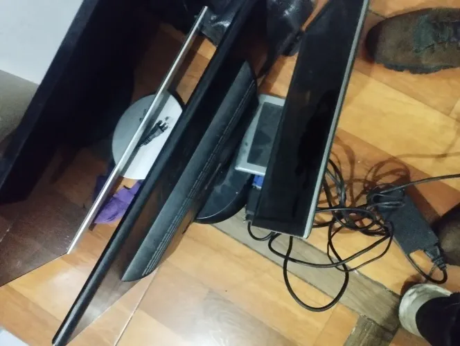 4 monitores e pc usado. Ver obs