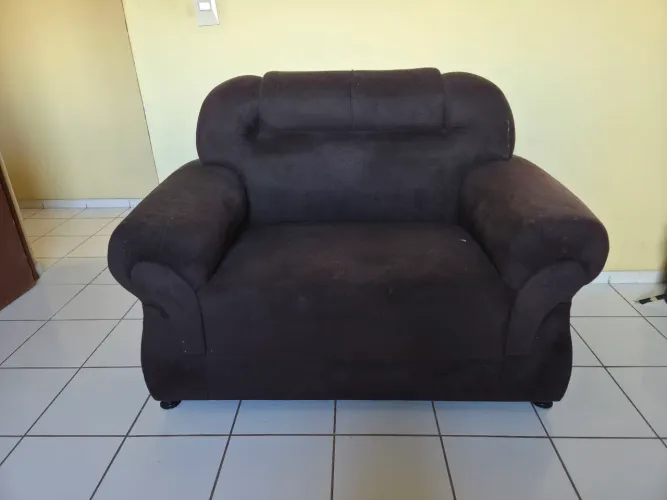 Vendo sofá dois lugares.