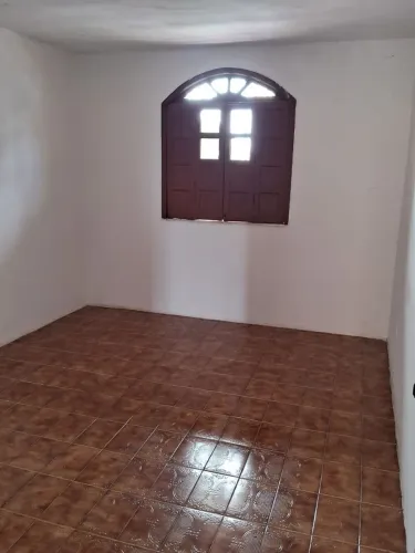 Alugo casa na Vila dois Irmãos