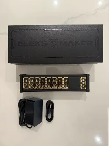 EleksMaker MK6 PRO - Hub USB / Switch Cyberpunk de Alta Potência (35W) com Tela LCD
