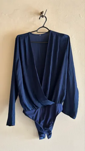 Body tecido voal azul