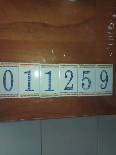 Numerais em azulejo