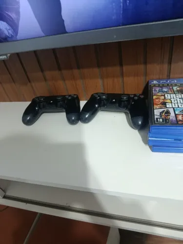 Vendo PS4 Slim 1Tb 