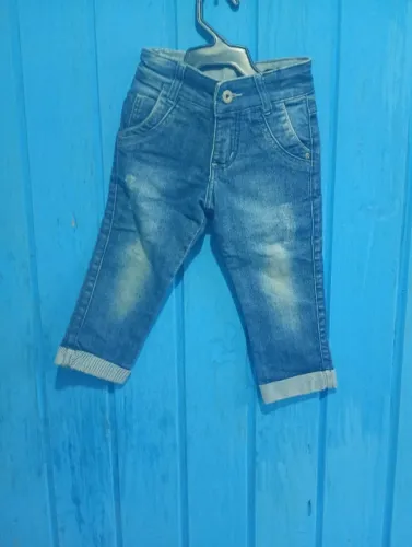 Calça jeans azul infantil