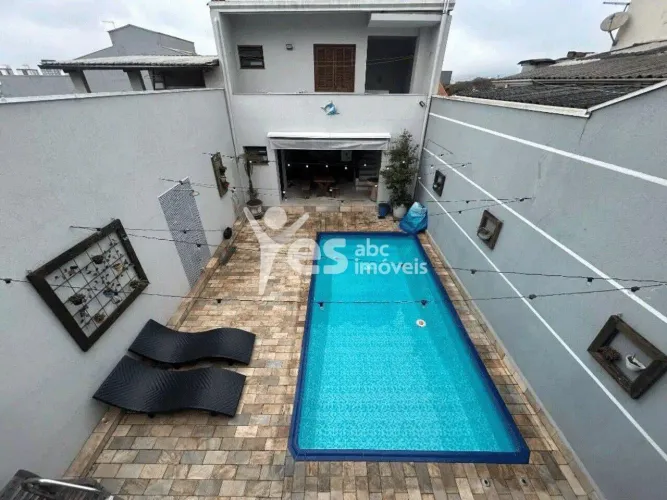 Sobrado com piscina e quintal a venda na Vila Alzira Santo André REF: 20070