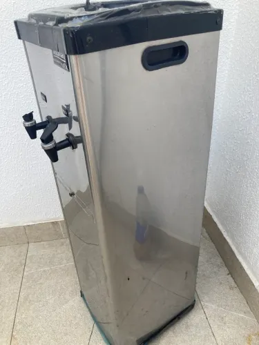 Sucata de bebedouro (motor funcionando gelando perfeito )