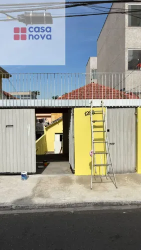 Casa Térrea com 95 m², com 2 dormitórios para locação na Vila Nivi!