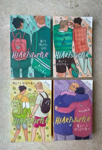 NOVO 4 livros Heartstopper + Almanaque
