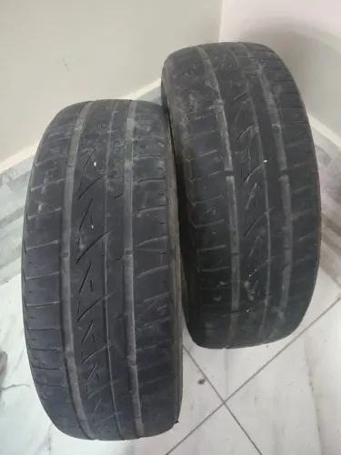 2 Pneus 185 60 15 firestone meia vida. R$ 380