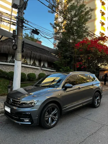 Volkswagen Tiguan Allspac R-line 350 TSI 2.0 4X4 2019