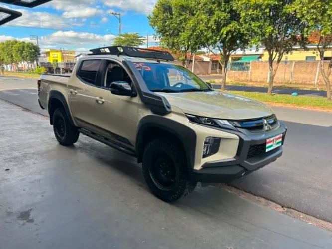Mitsubishi L200 Triton Savana GLS 2.4 4X4 Die. AUT 2025