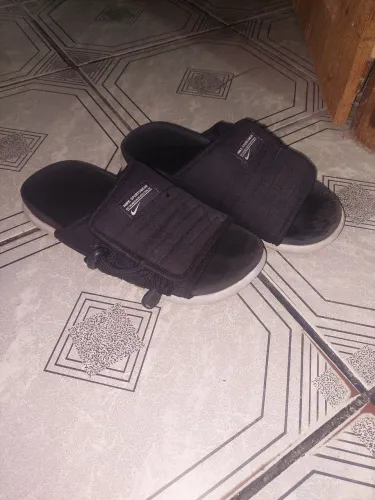 Chinelo Asuna preto