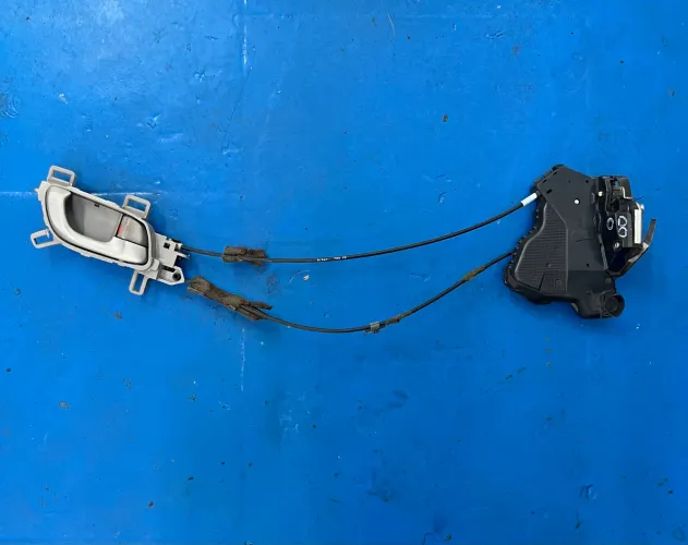Maçaneta interna original Honda civic G9 lado direito 