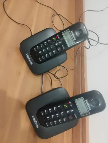 2 telefones sem fio Intelbras