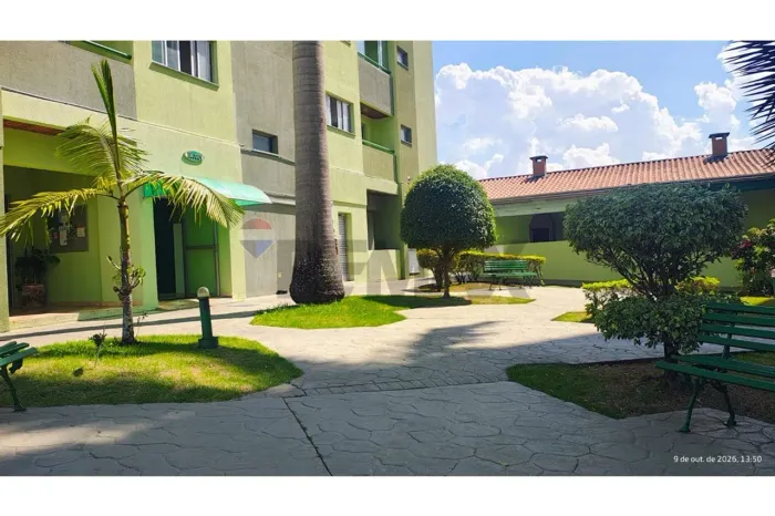 Apartamento reformado, com móveis planejados e lazer para toda a família