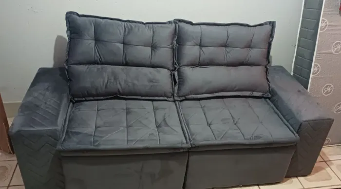 Vendo sofá novo, tamanho 2 metro!Faço a entrega