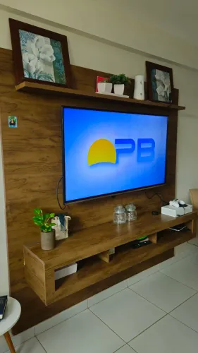 Rack com painel para TV  em MDF