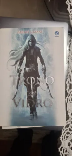 Livros da série "Trono de Vidro" de Sarah J. Maas