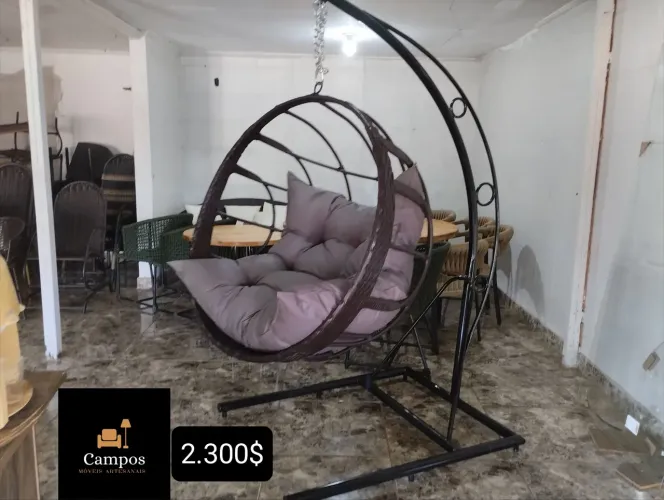 Balanço suspenso com suporte 