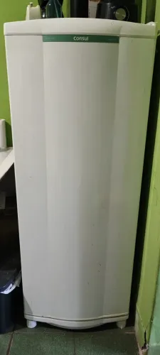 Refrigerador + Mesa de Jantar