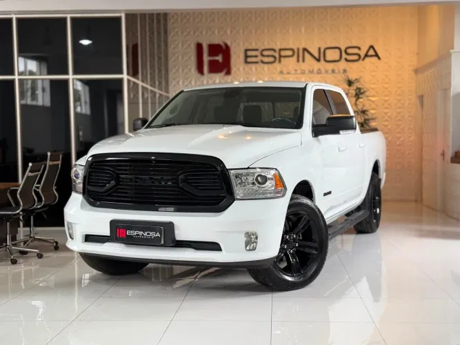 Ram Classic Laramie 5.7 V8 16V Gasolina 4X4 Aut. 2023