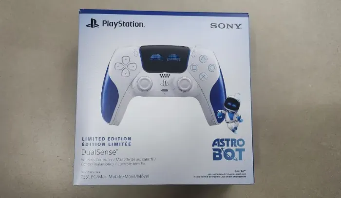 Controle LACRADO 2.0 Playstation 5 Astro Bot olhos fechados PS5