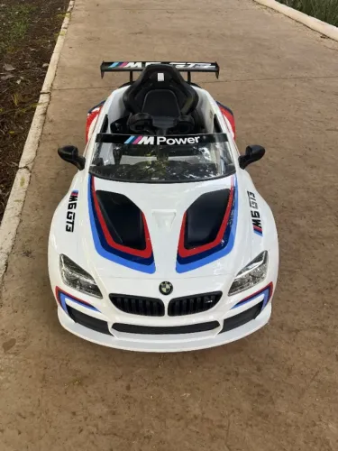 Carro elétrico infantil BMW M6 GT3